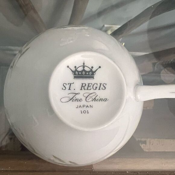 At Regis vintage Fine China set of 3 Elegant White Teacups with Silver Trim - Picture 9 of 9